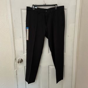 36 W & 30 L.  Black HAGGAR COOL 18 PRO pants.